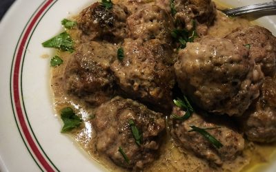 Homemade Slow Cooker Swedish Meatballs